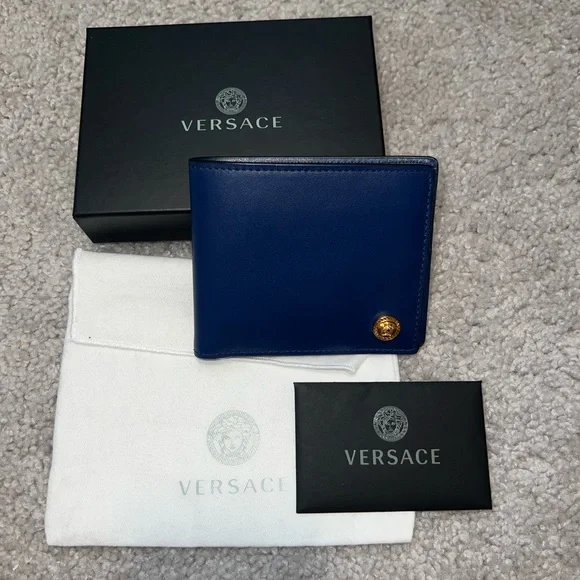 Versace Bifold Wallet Calf Leather! - Picture 1 of 4